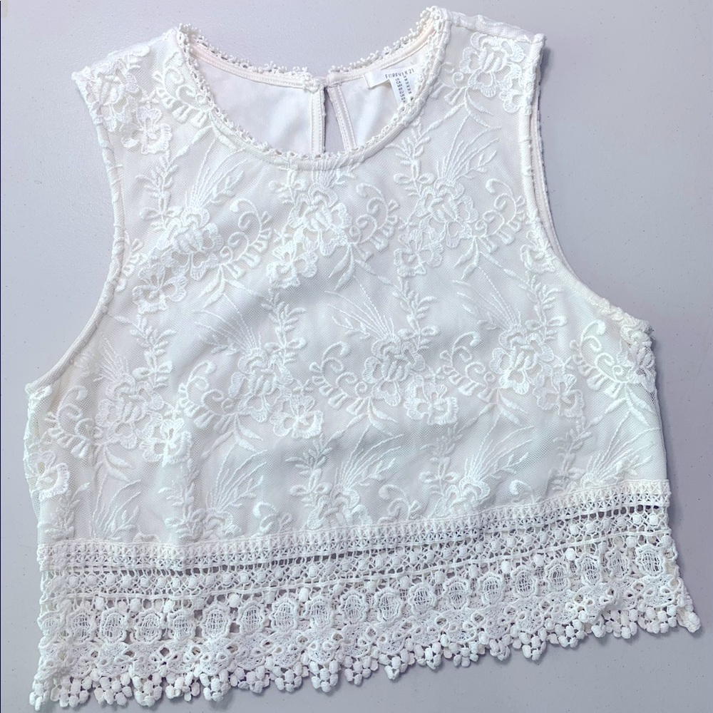 Forever 21 Laced Cream Sleeveless Blouse Size Medium